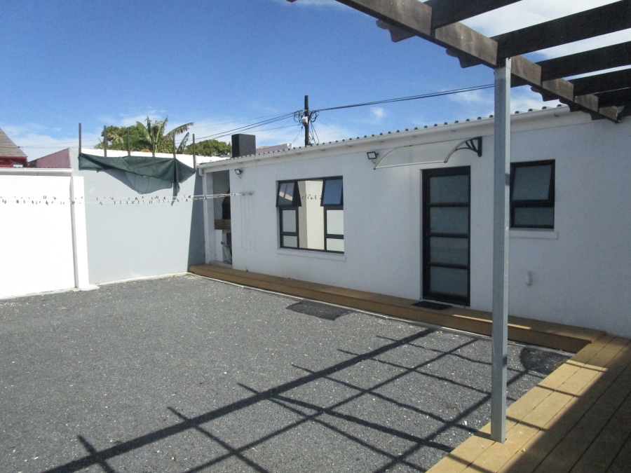 5 Bedroom Property for Sale in Lansdowne Western Cape